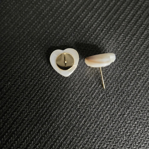 Handmade mother of Pearl Stud - Picture 2 of 5